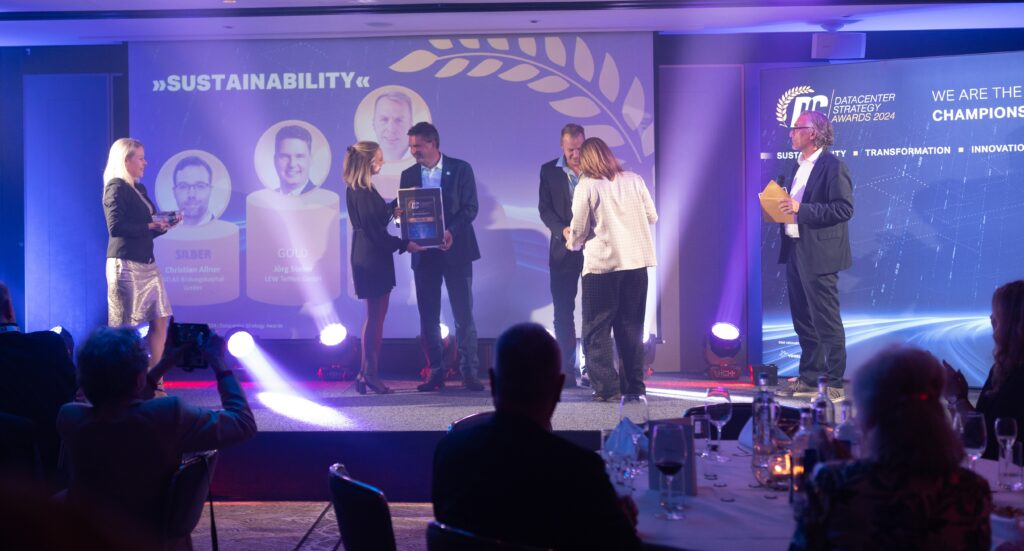 Nachweis der Auszeichnung beim Datacenter-Strategy-Award (Foto: ManuelEmmeFotografie_DatacenterStrategySummit2024-769)